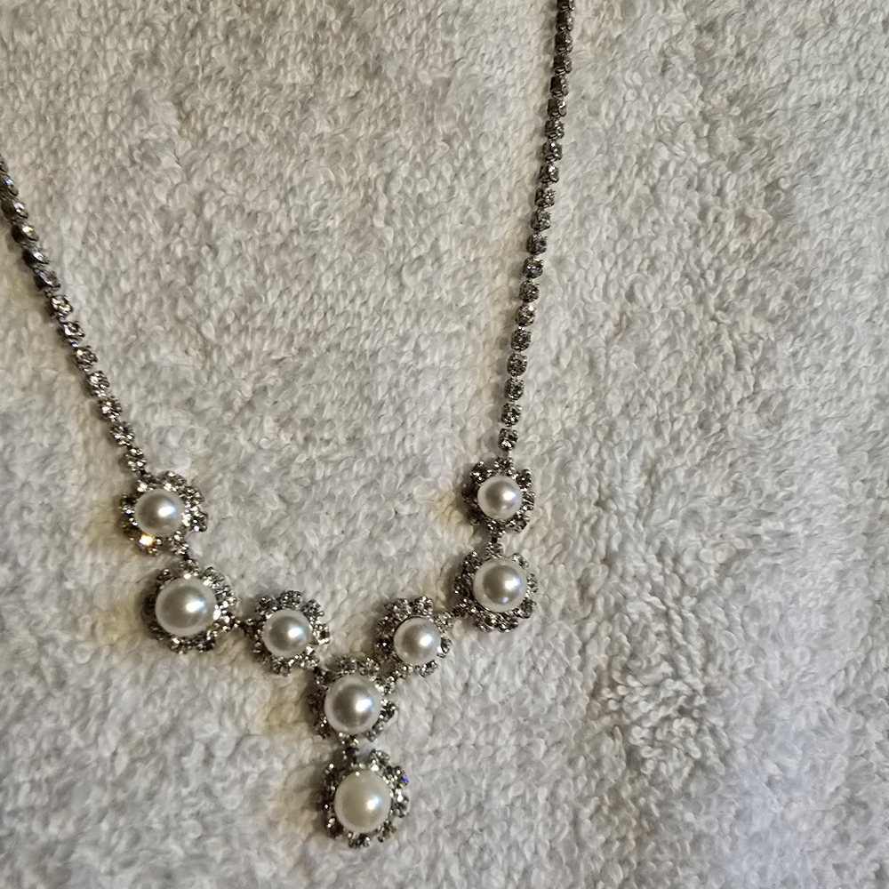 Elegant Silver Pearl Necklace With Matching Earrings